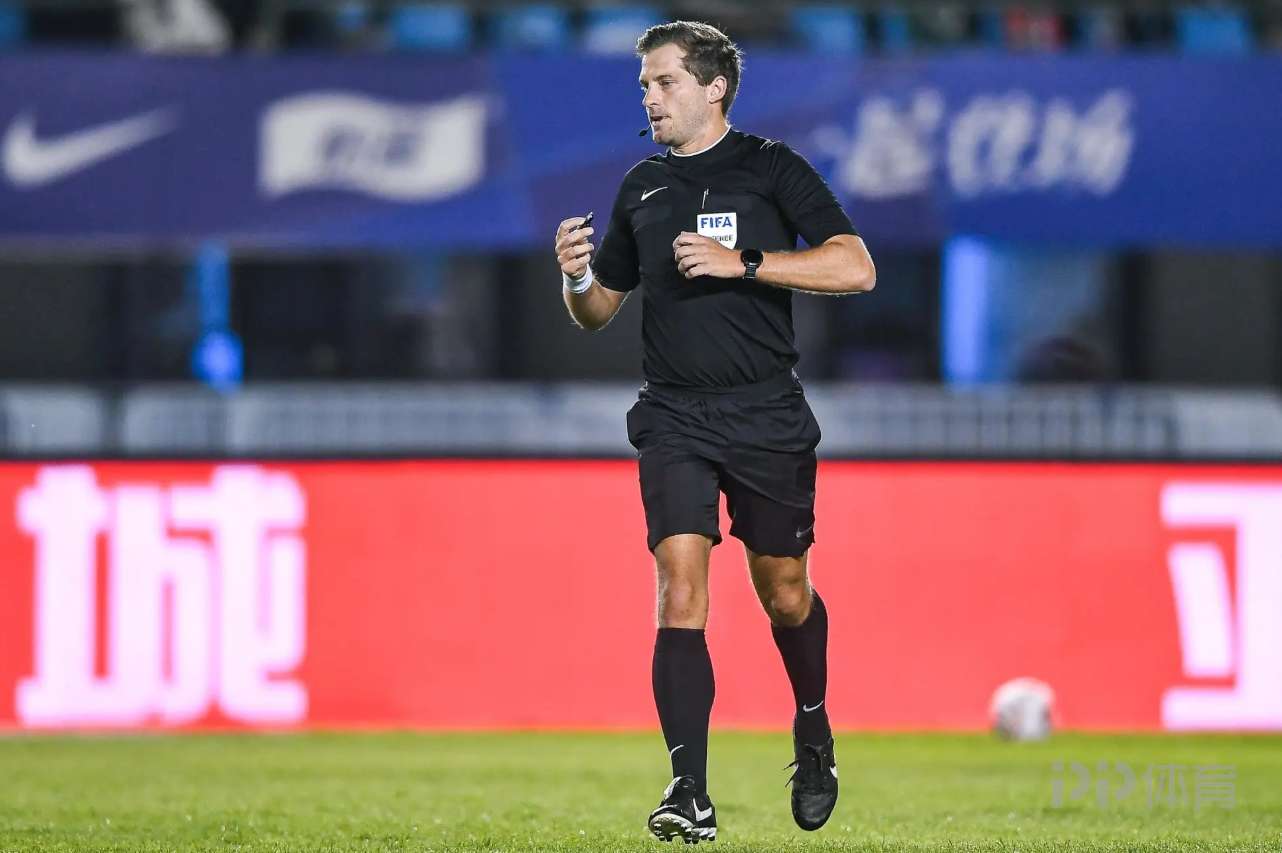 澳大利亚主裁执法比赛！U23亚洲杯中国vs越南裁判团队公布