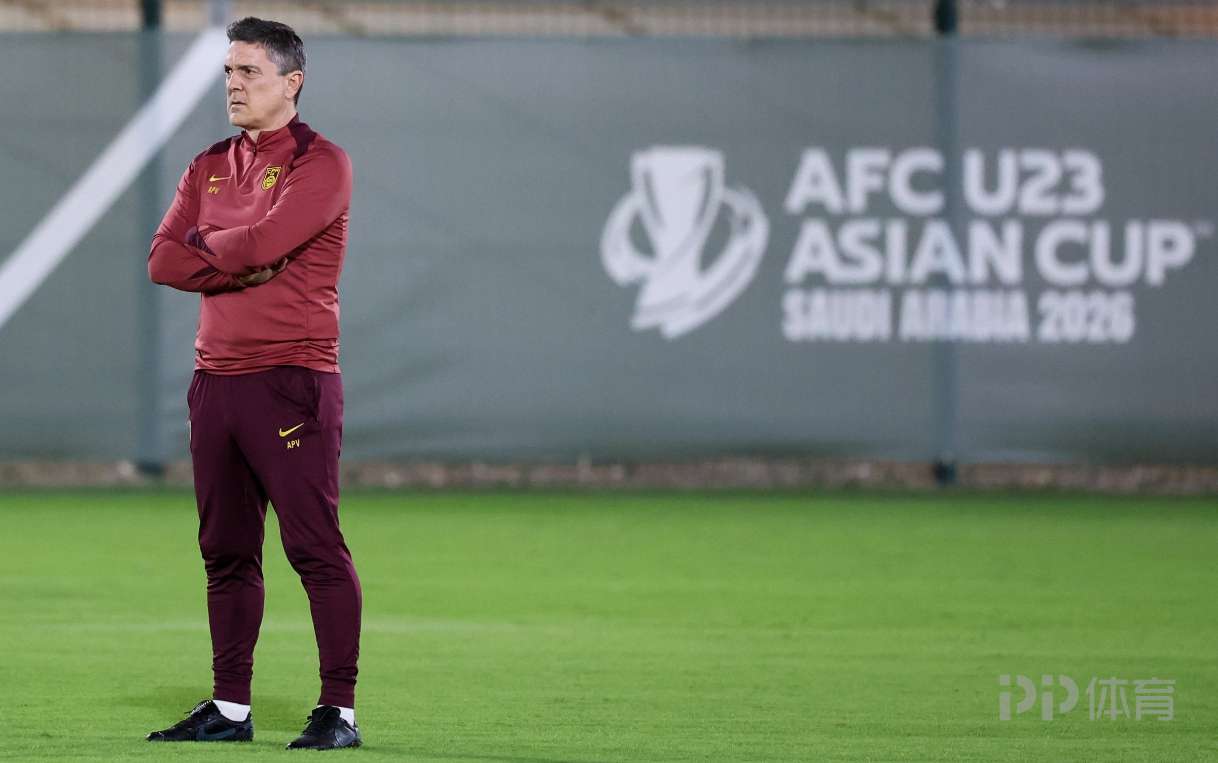 津媒：安东尼奥私下对记者表示 他其实更担心的还是队员体能