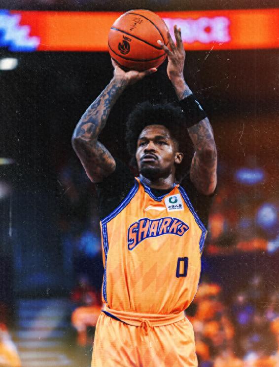 单节被打崩！周琦赵睿均缺阵 古德温24分王哲林仅4分 上海大胜北京