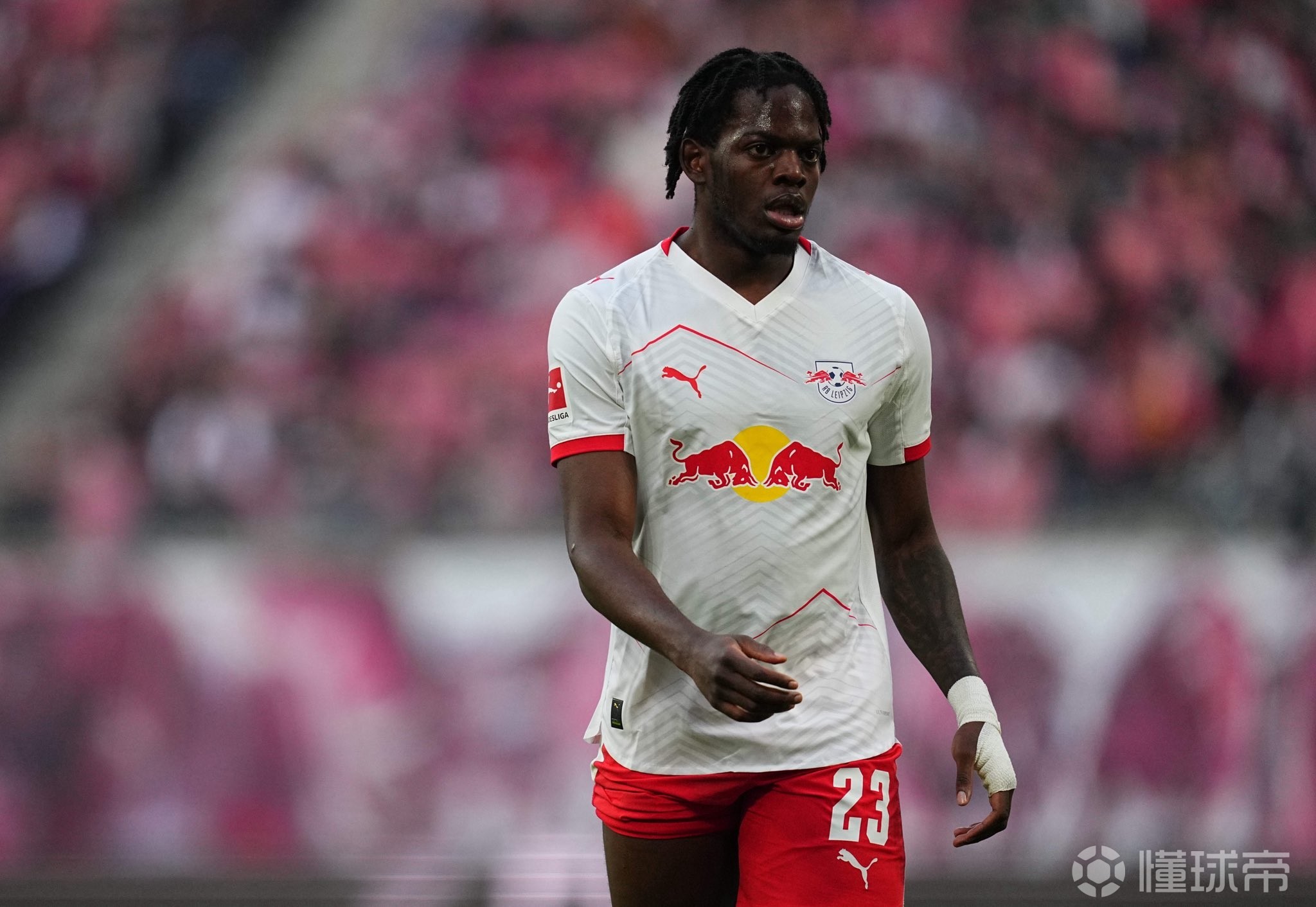 德天空：莱比锡愿意7000万欧卖卢克巴，拜仁在关注但并不现实