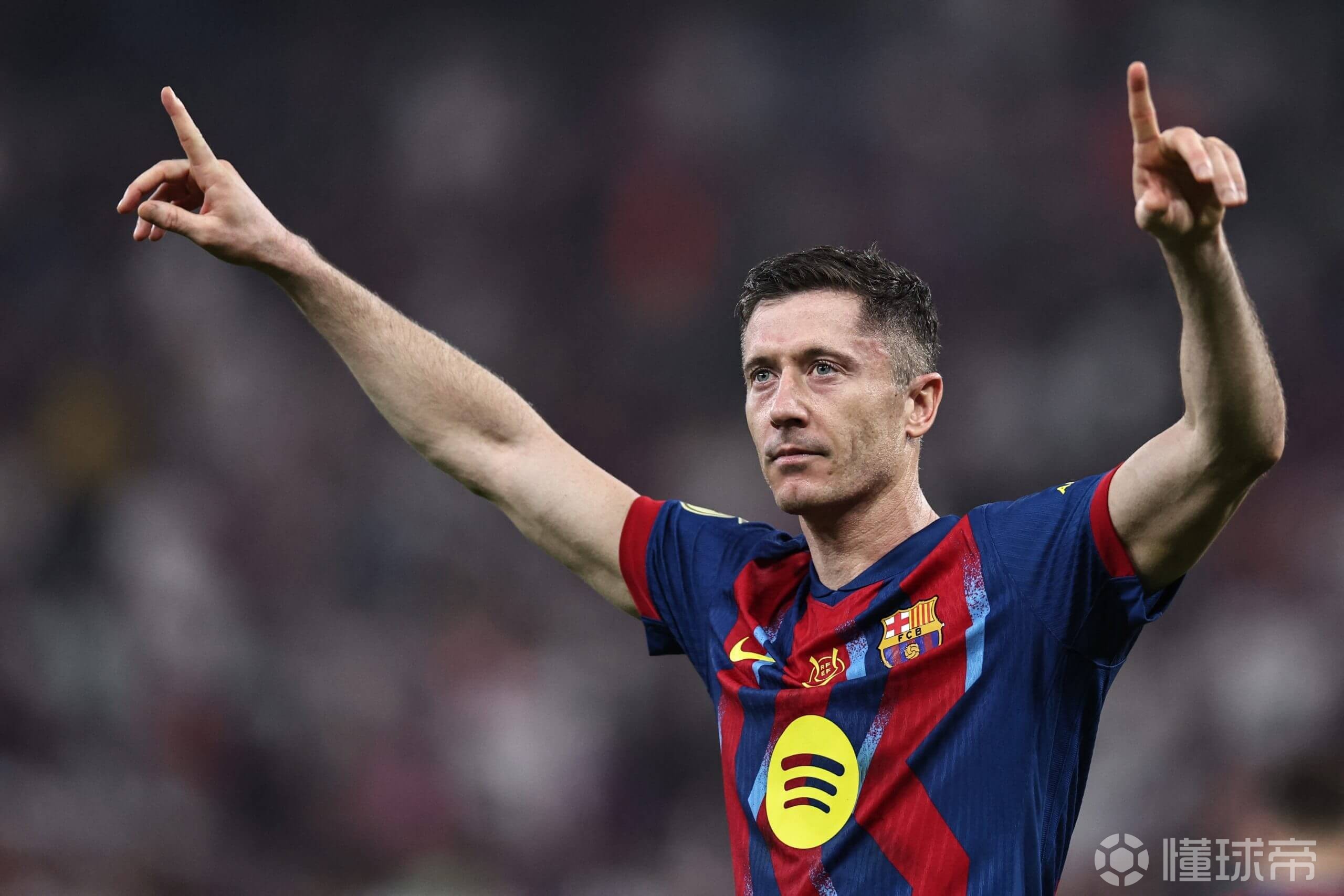 莱万：我的妻子对我职业生涯帮助很大，我会和她谈论一切事情